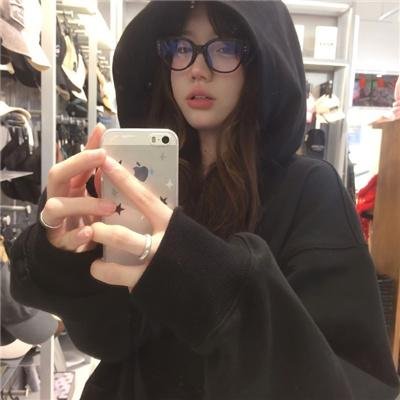 小妮扛枪
